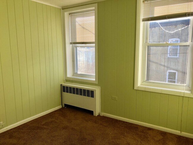 Building Photo - Charming 3 Bedroom Townhome in Hampden - B...