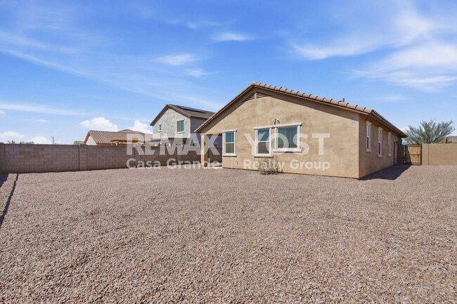 Building Photo - Modern Single-Level Home with Designer Finishes & Open Concept Living
