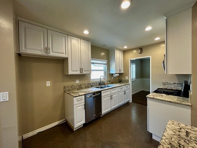 Building Photo - A home that has all the best of California Living!