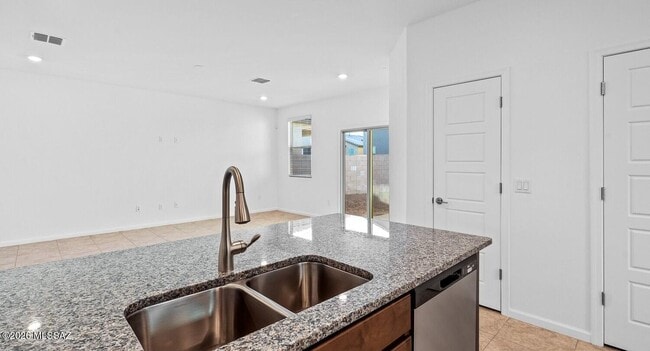 Building Photo - 7093 W Muirwood Ln