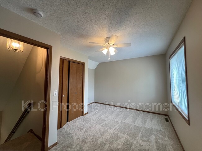 Building Photo - 9613 Dennis Dr