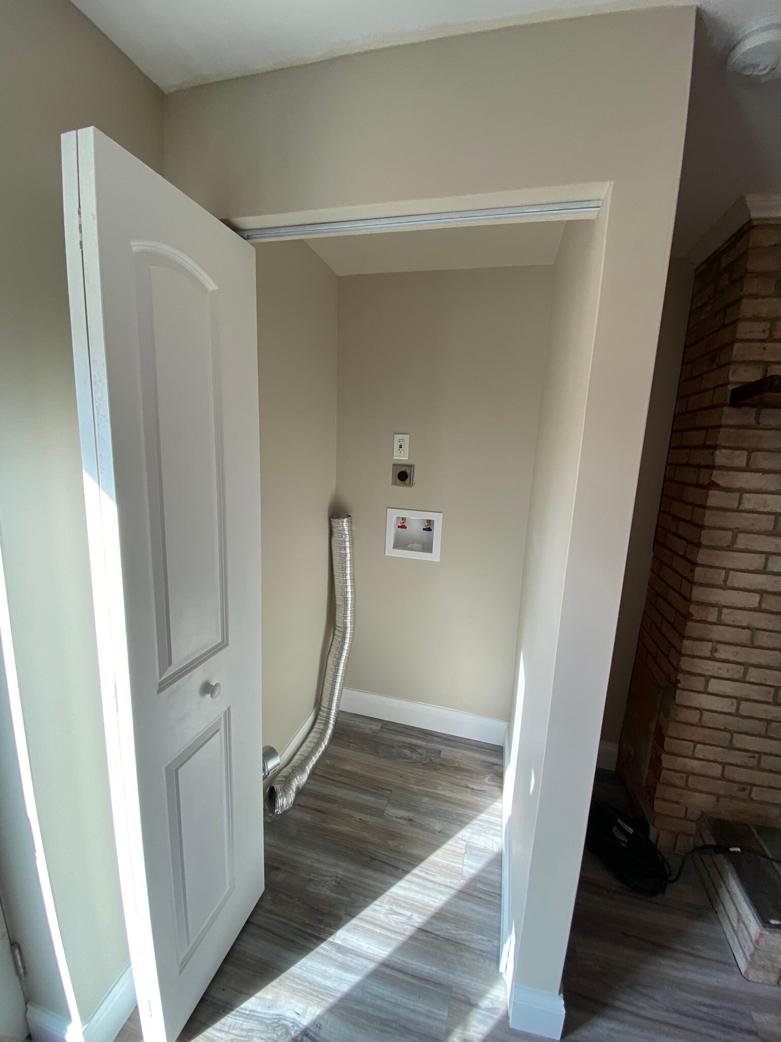 Stackable washer dryer hookup - 12402 Buchanan Trl W