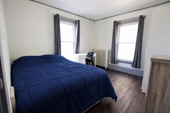 Building Photo - 306 Bryant Ave