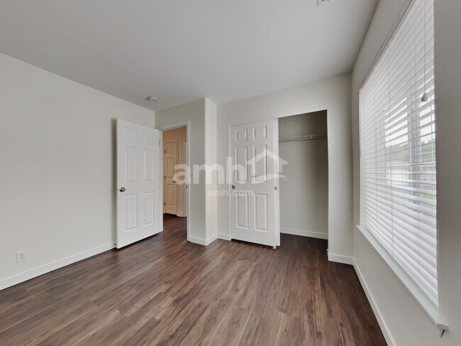 Building Photo - 17924 97th Ln E