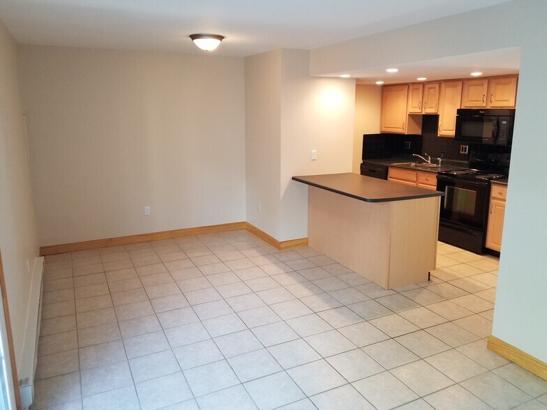 Building Photo - 307 W 31st St
