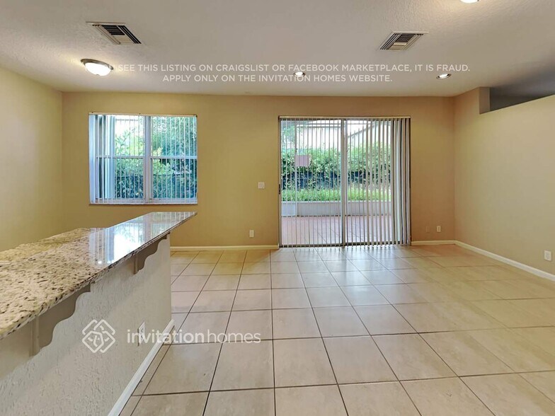 Building Photo - 5143 Heron Ct