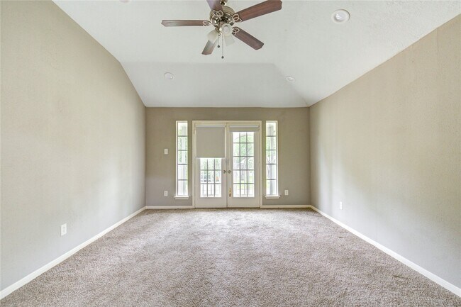 Building Photo - 15403 Meadow Village Dr