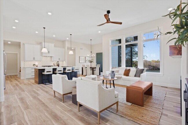 Building Photo - 5201 Buttercup Dr