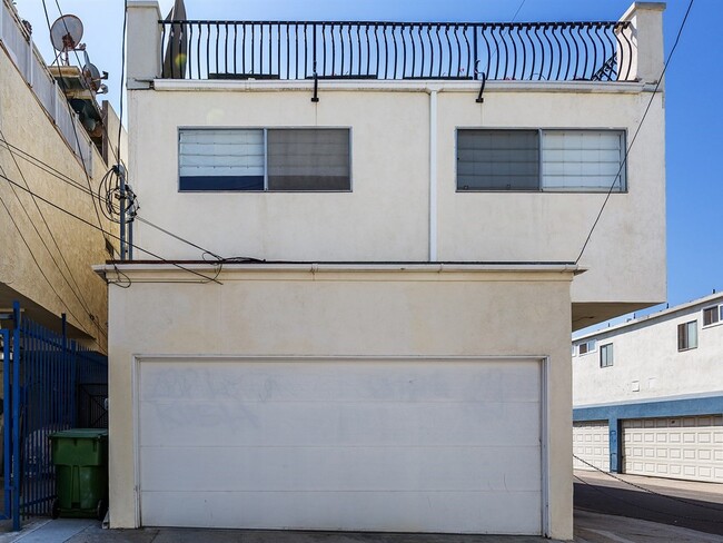 Garage at rear alley - 15 Clubhouse Ave