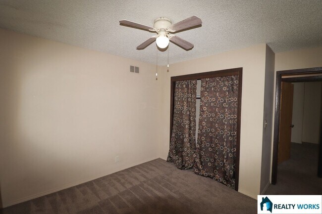Building Photo - 3920 Sweetbriar Ln
