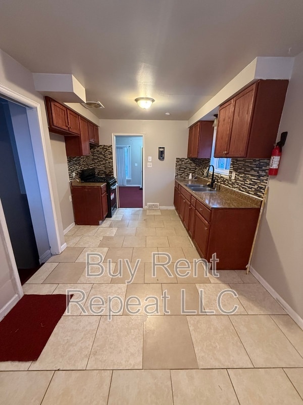 Building Photo - 23344 Panama Ave