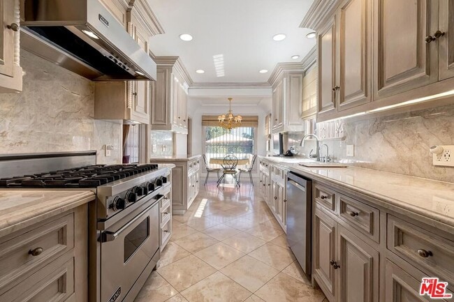 Building Photo - 1511 Pandora Ave