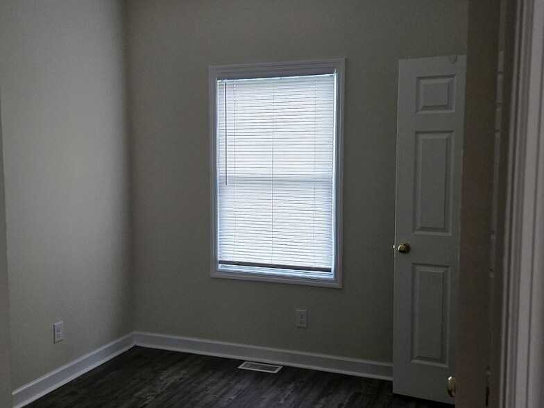 Building Photo - 4062 Atlee Dr