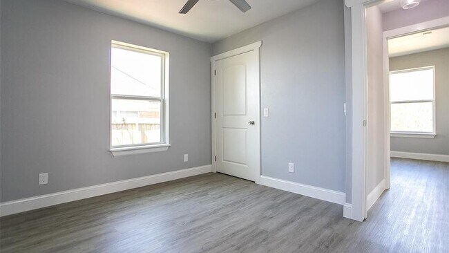 Building Photo - 1803 W Hull St