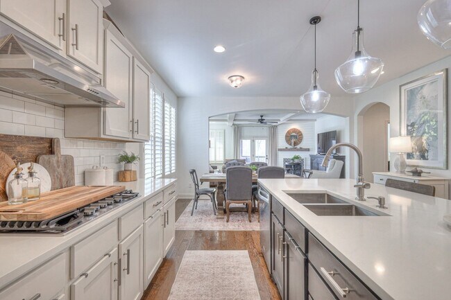 Building Photo - 3779 Wareham Dr