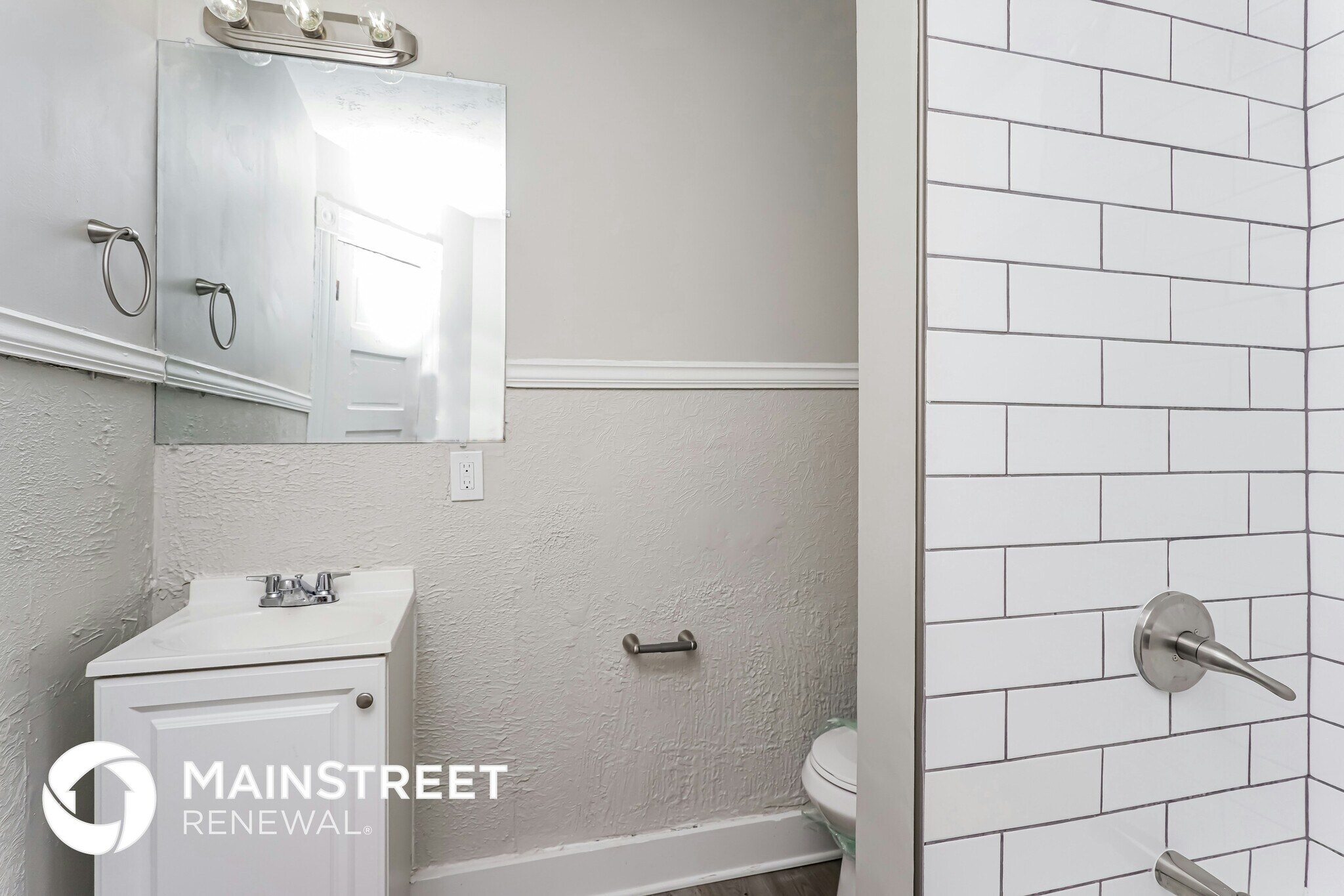 Building Photo - 1420 S 28th St