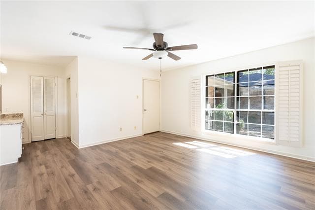 Building Photo - 2217 Sylvan Dr