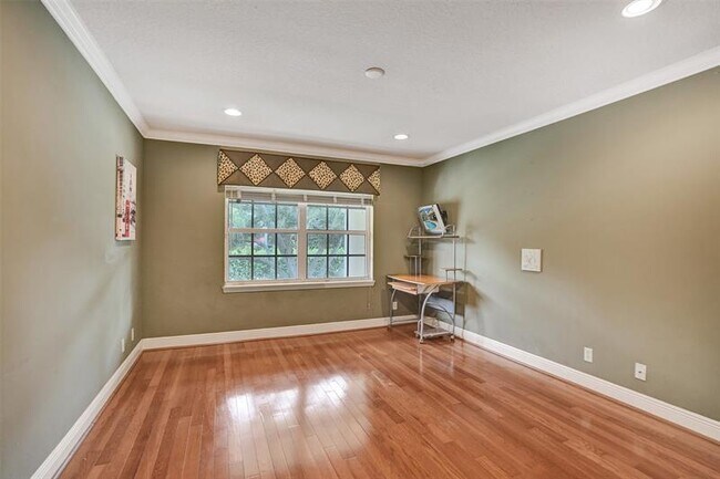 Building Photo - 10442 NW 60th Pl