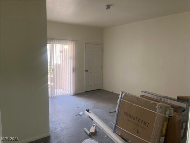 Building Photo - 8555 W Russell Rd