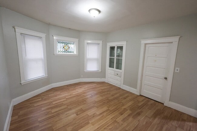 Building Photo - 82 Fuller St