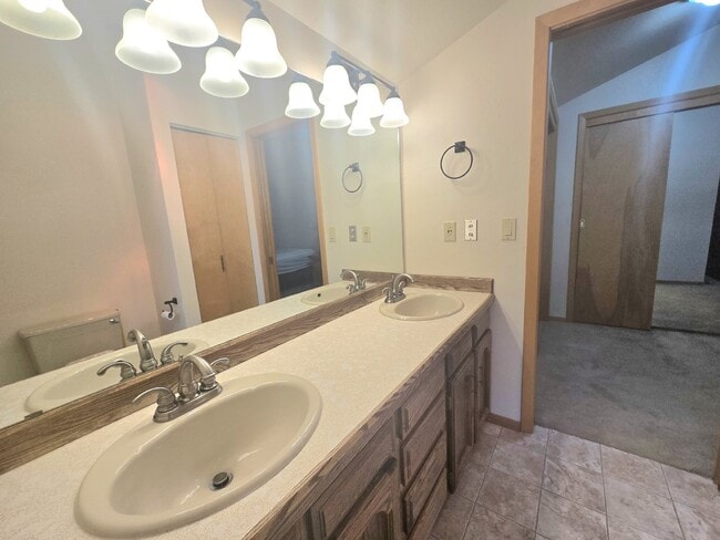 Building Photo - Fully furnished 2+ bed/2.5 bath on Flathead Lake (Available September thru May)