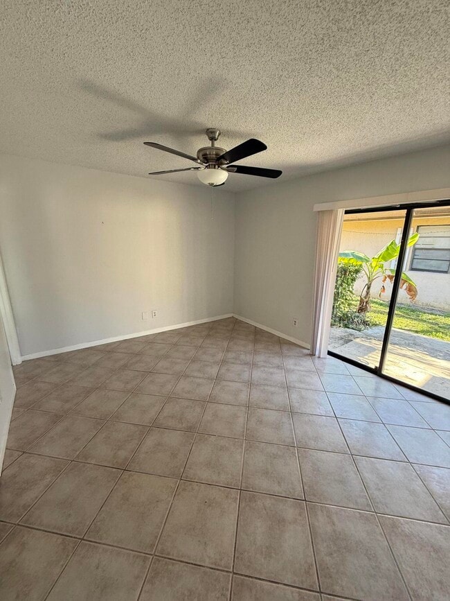 Building Photo - 1183 White Pine Dr