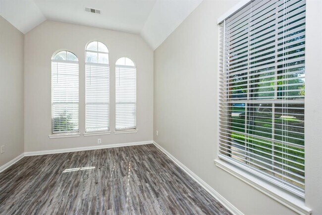 Building Photo - 31118 Baker Lake Dr