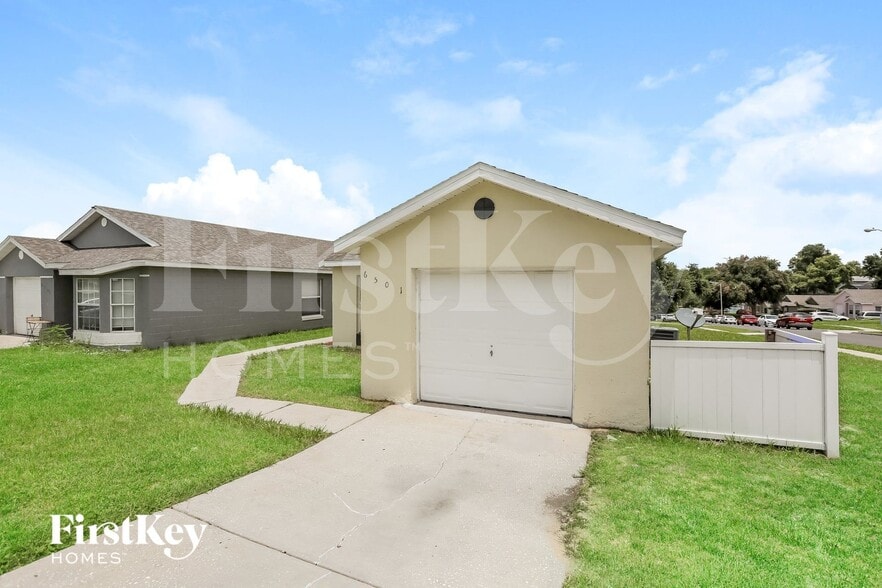 Building Photo - 6501 Viewpoint Ct