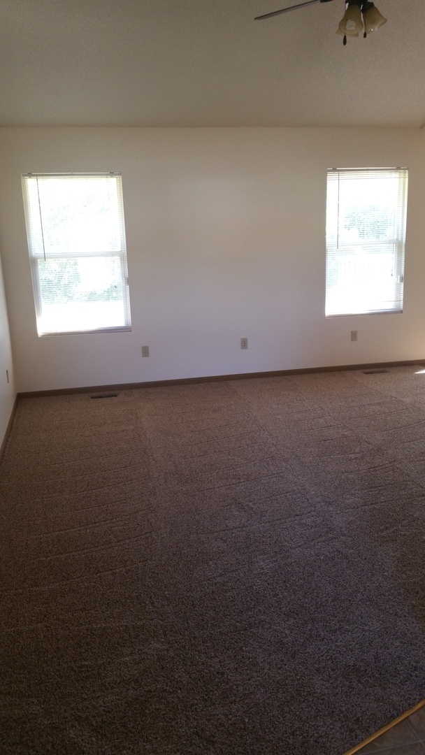 Building Photo - Great 3 Bedroom House Near Lake Shawnee