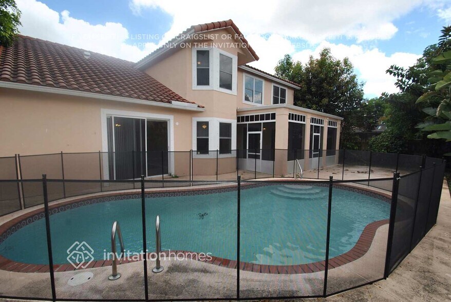 Building Photo - 2015 Portland Ave