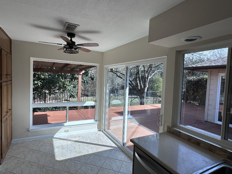 Building Photo - 1109 Lohmans Crossing Rd