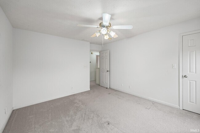 Building Photo - 987 Marwyck St