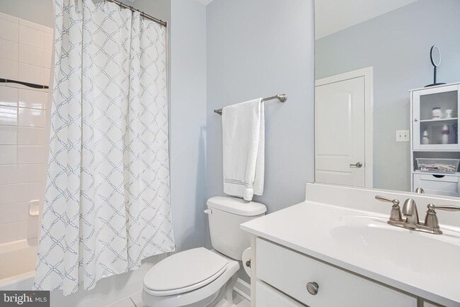 Building Photo - 432 Grand St