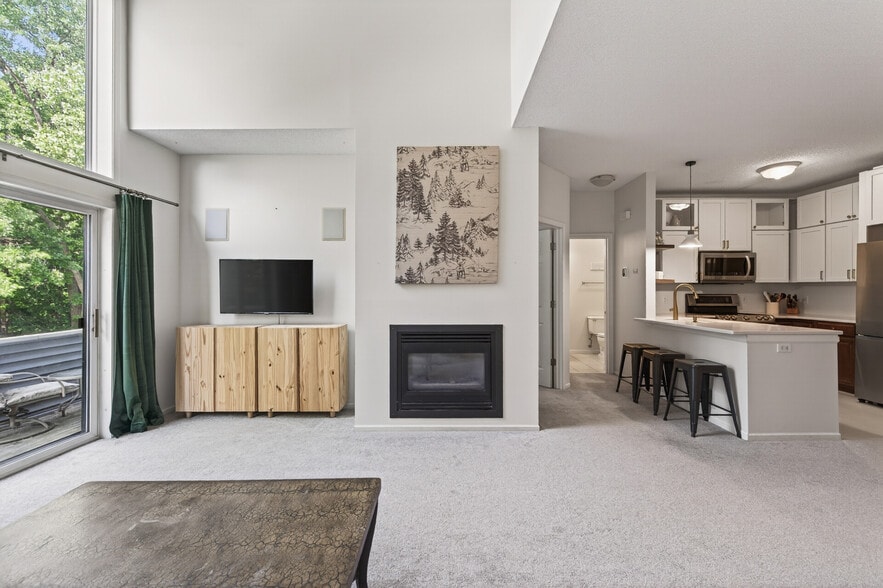 Building Photo - 631 Woodduck Dr