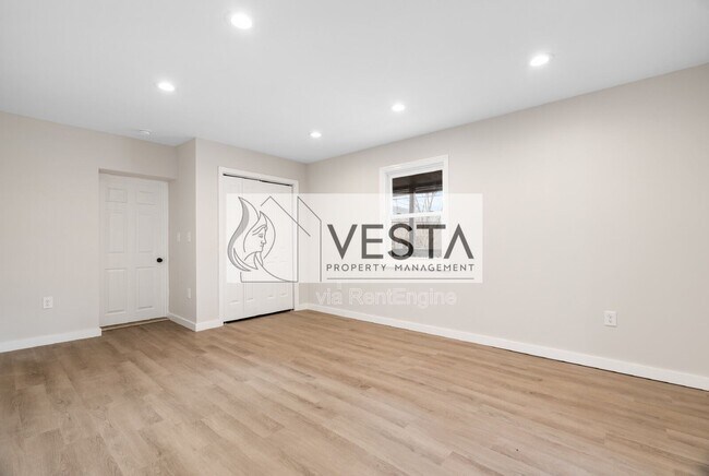 Building Photo - 2383 Dutch Cove Rd