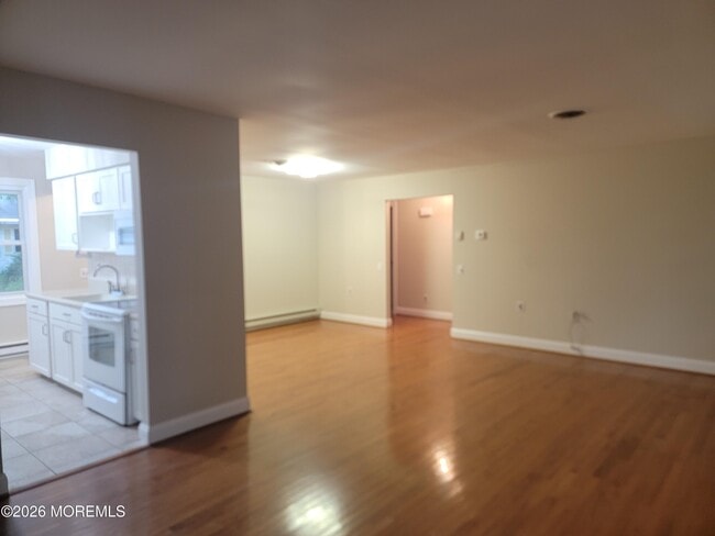 Building Photo - 16 Chelsea Dr