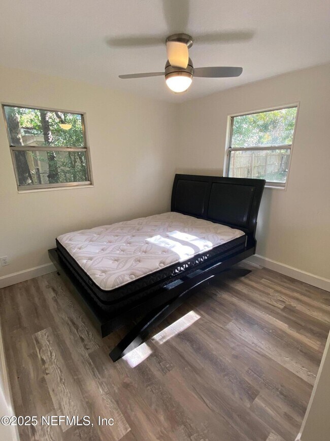 Building Photo - 7262 Kivler Dr