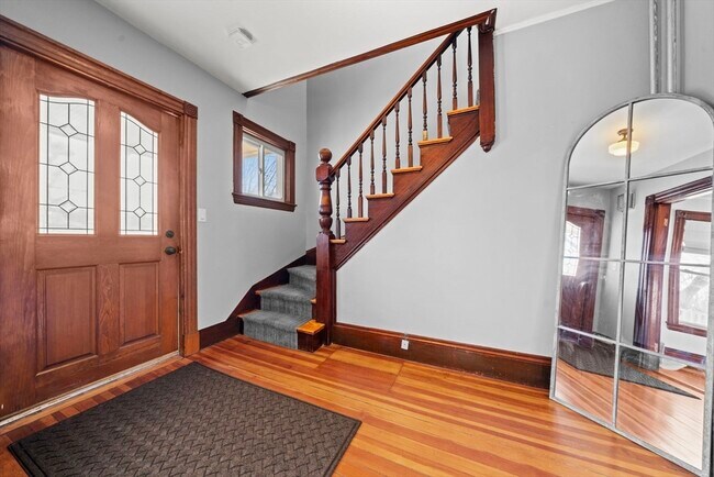 Building Photo - 7 Sweetser Ave