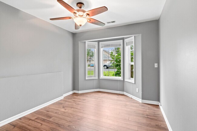 Building Photo - Spacious 5 Bed 3 Bath Home north Spokane with tons to offer