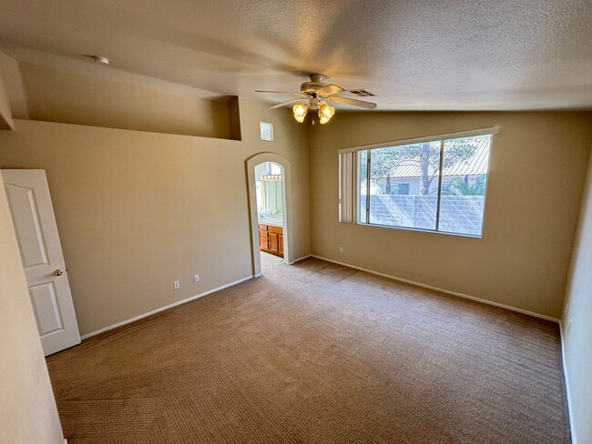Building Photo - Gorgeous 3Bed/2.5Bath, 2-Story home located in Summerlin