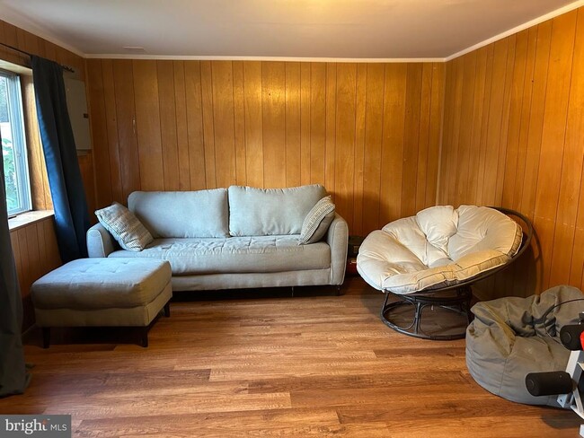 Building Photo - 3004 Secane Dr