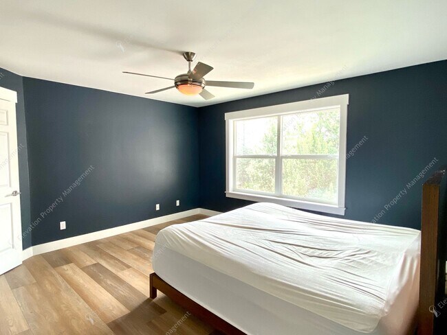 Building Photo - Elegant Awbrey Butte Home | Unfurnished | ...