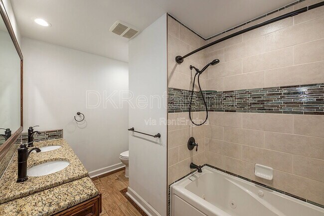 Building Photo - 245 Brook Dr