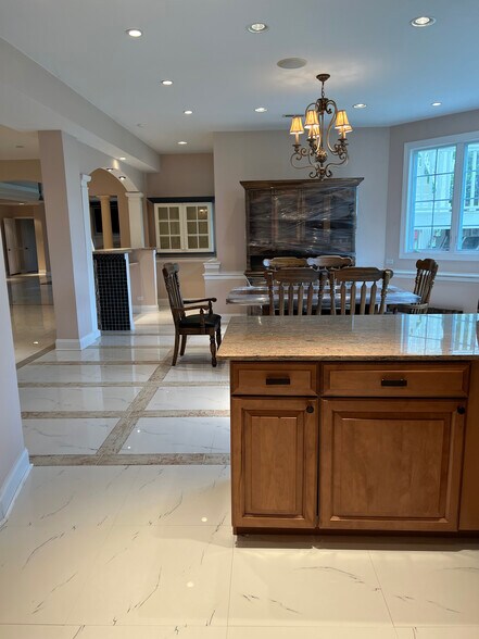 Dining room - 7N201 Windsor Dr