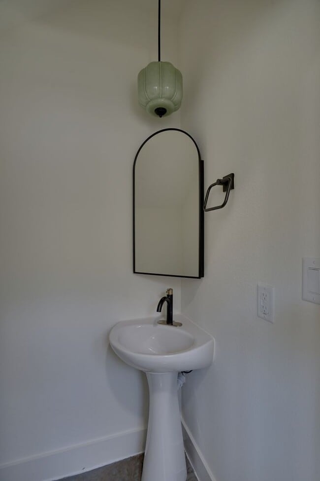 Building Photo - 108 Cardinal Wds