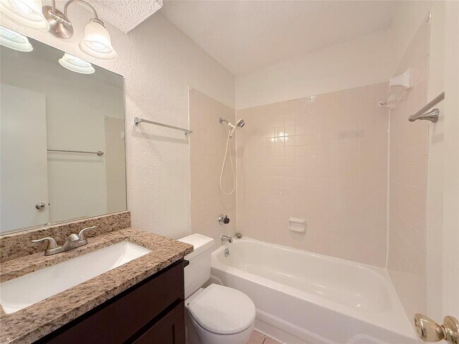 Building Photo - 9900 Hundred Oaks Cir
