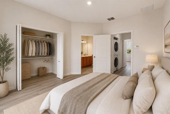 Building Photo - 10825 Savannah Wood Ct