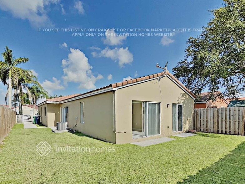 Building Photo - 17011 SW 139th Pl