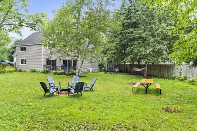 Building Photo - 38369 N Manor Ave