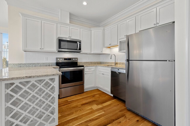 Building Photo - 73 W Main St